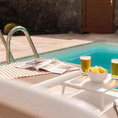 Domus Vulcani Adassa Villa